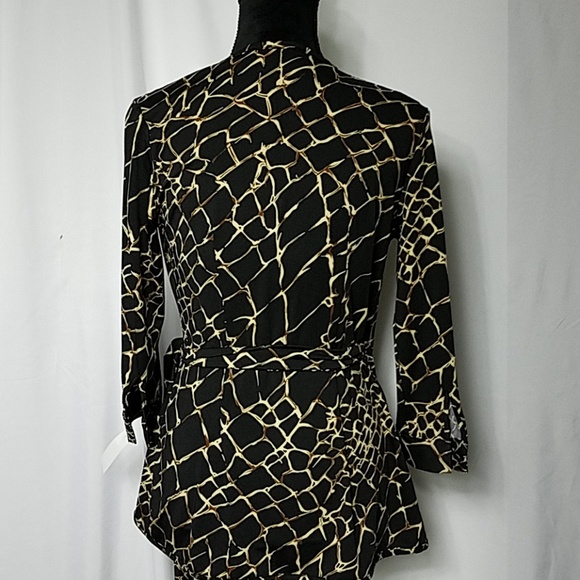 Wrap Blouse in Zebra Print Size  Small - Picture 4 of 4